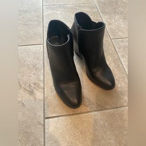 Black ankle boots zippered